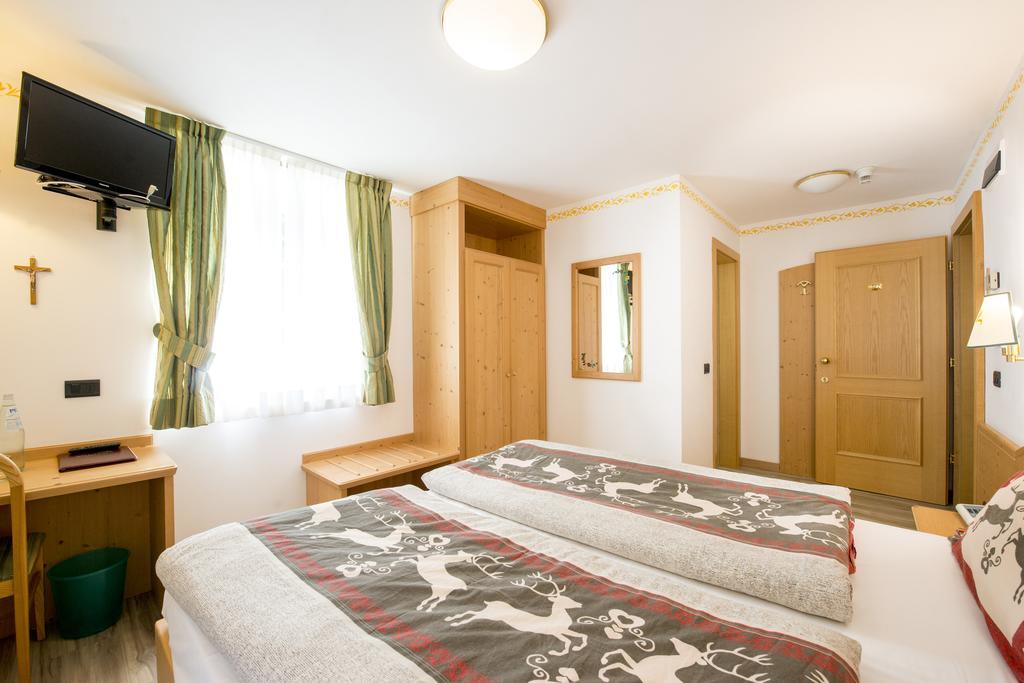 Hotel Rosella Park & Wellness 3*